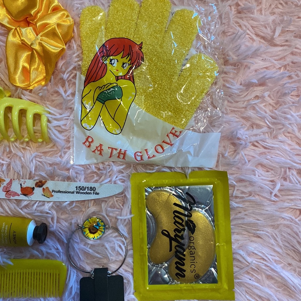 makeup spa bundle - yellow - Picture 4 of 4